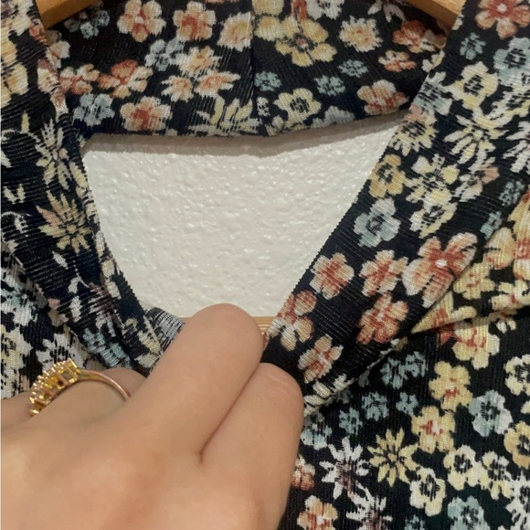 Fitted Yellow and Black Long Sleeve backless mockneck Blouse - Picture 7 of 10